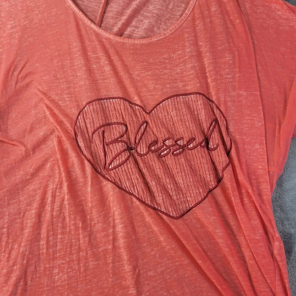 Est. 1946 Womens Plus Size 22/24W Coral Graphic Heart‎ Blessed Tie Hem Top